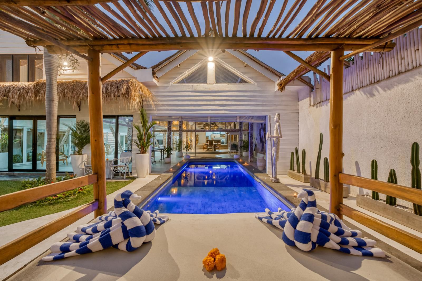 4BR Villa Modern–tropical — photo 2