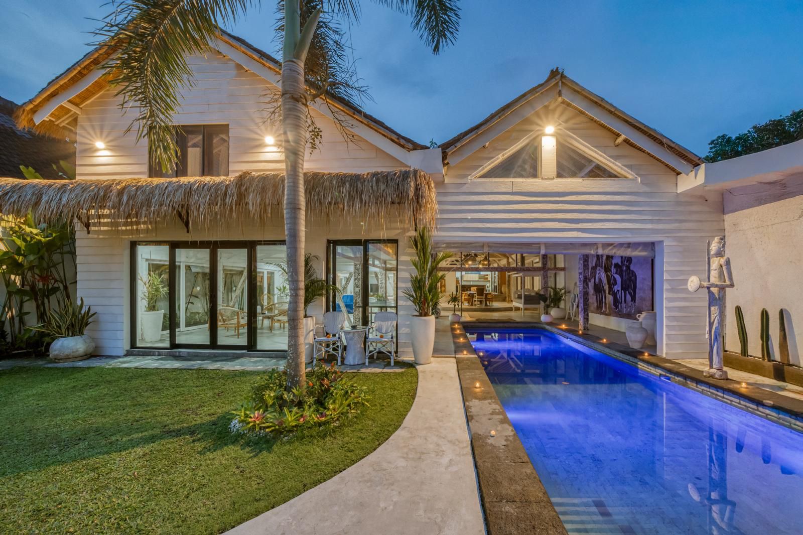 4BR Villa Modern–tropical — photo 8